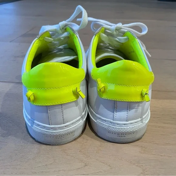 Givenchy white leather sneakers sz. 39 - Picture 3 of 11